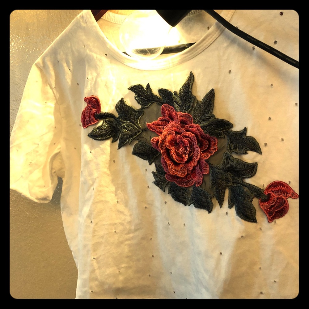 Rose detailed crop-top